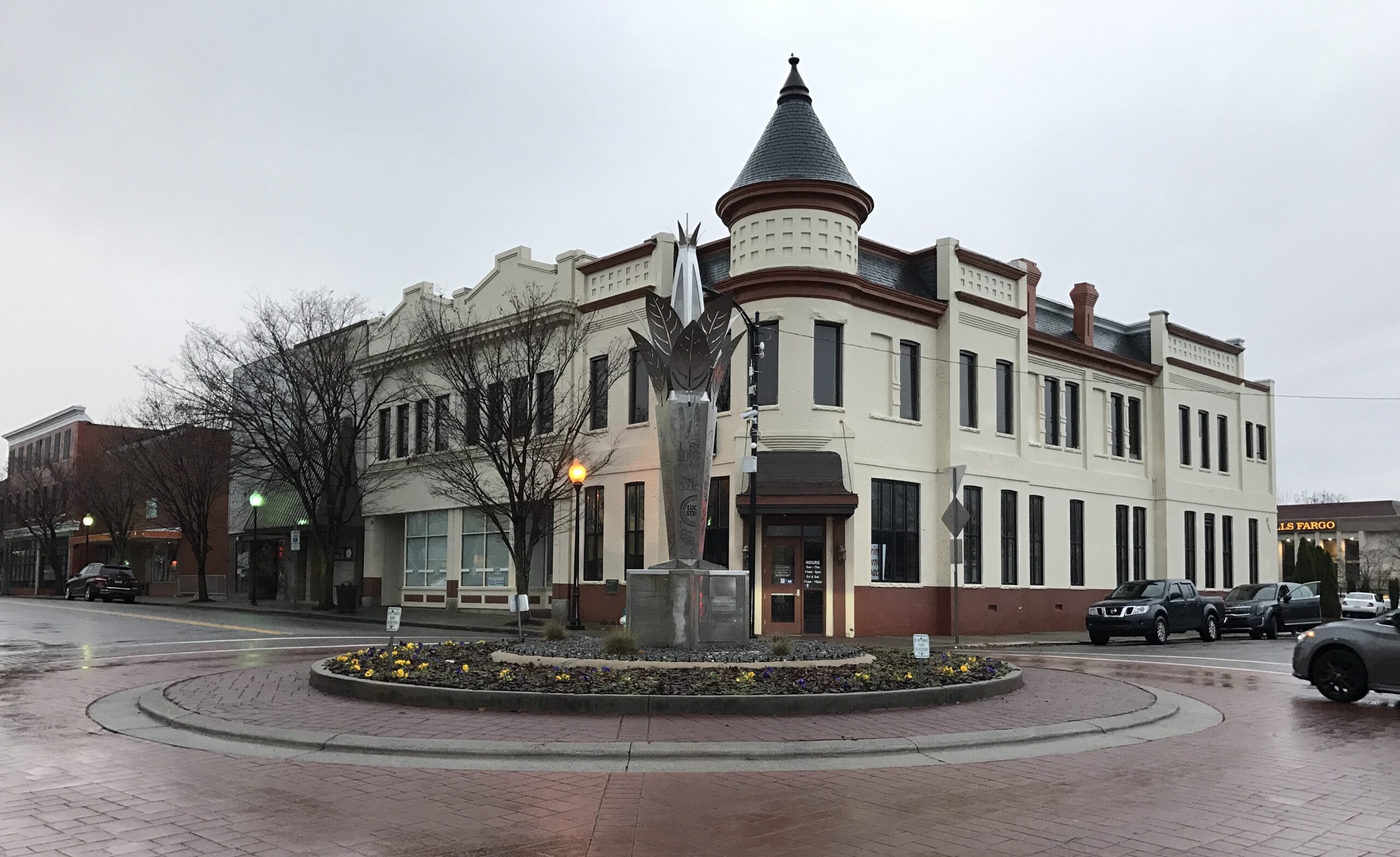 Downtown Reidsville by Indy beetle is licensed under CC BY-SA 4.0